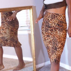 Gorgeous Flattering Leopard Print Classic Pencil Skirt